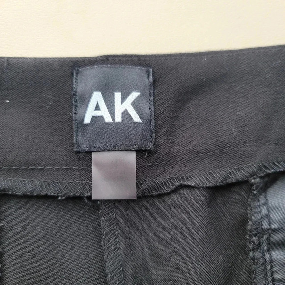 Anne Klein Womens sz 14 Stretch Solid Black Tapered Dress Pants - Picture 6 of 9